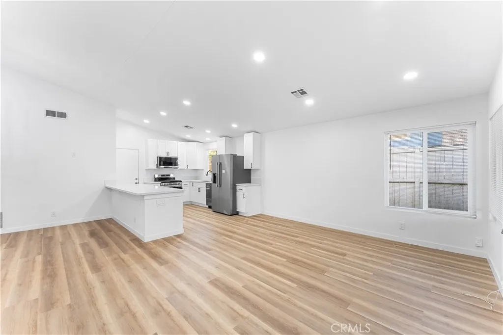 43117 Bloomingpark, Lancaster, California 93536 home-pic-11